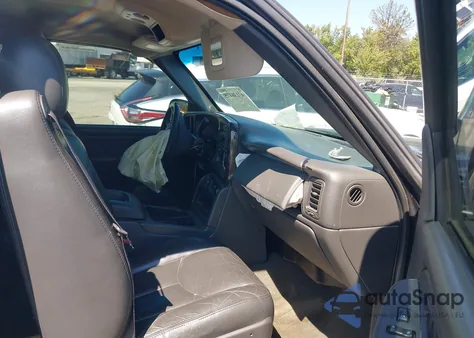 2004 Chevrolet Silverado 1500 Ss z USA, uszkodzony, nr VIN 2GCEK19N641188182